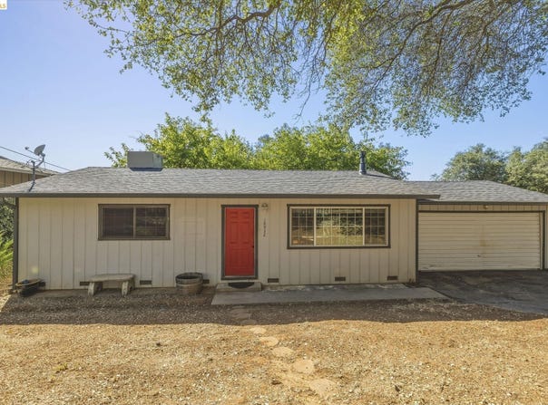 18932 North Dr, Jamestown, CA 95327