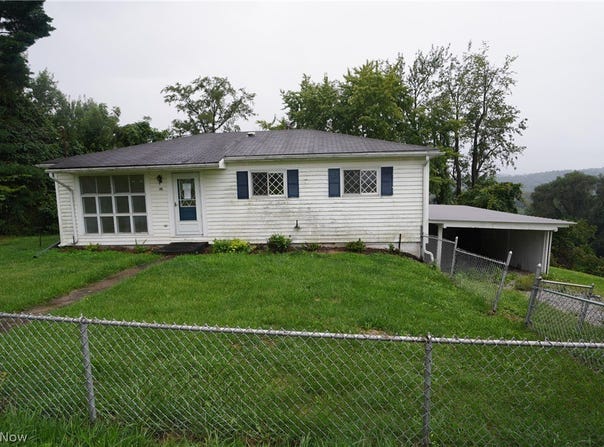 19 Hillcrest Drive, Martins Ferry, OH 43935