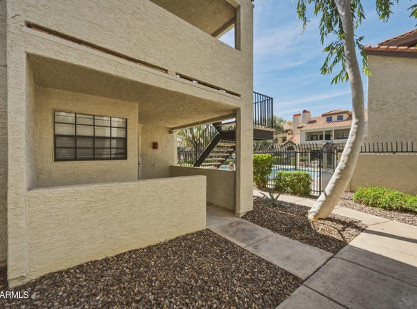 2333 E SOUTHERN Avenue, Tempe, AZ 85282
