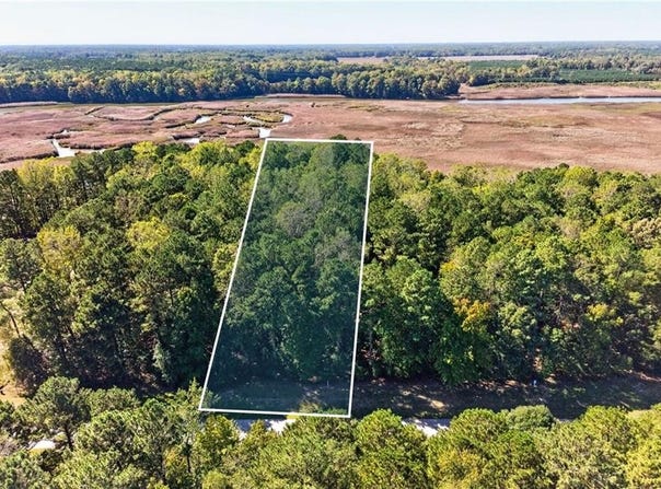 1356 Creekway Drive, Smithfield, VA 23430