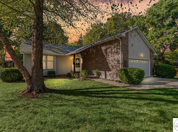 112 W Calvird Drive, Clinton, MO 64735