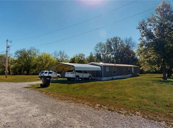 17014 Long Knife Road, Nevada, MO 64772