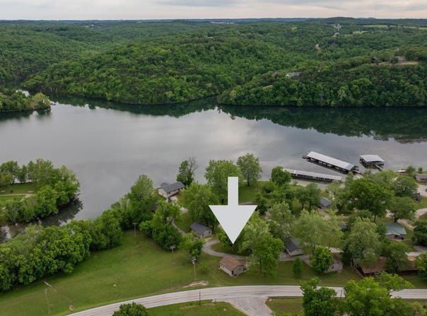 195 Edgewater Circle, Forsyth, MO 65653