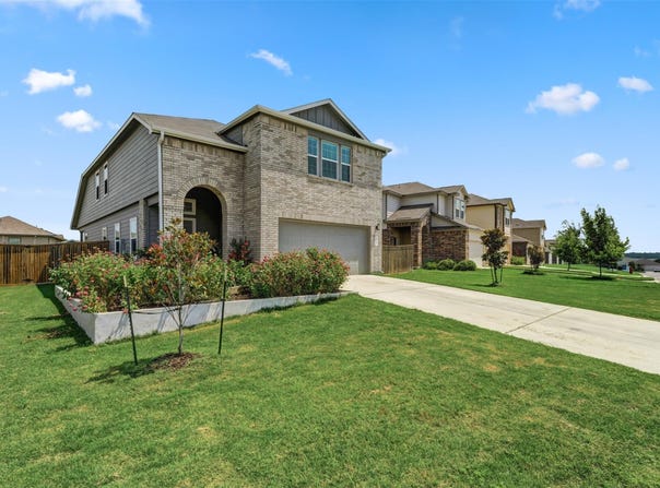 413 Perfect World Loop, Jarrell, TX 76537