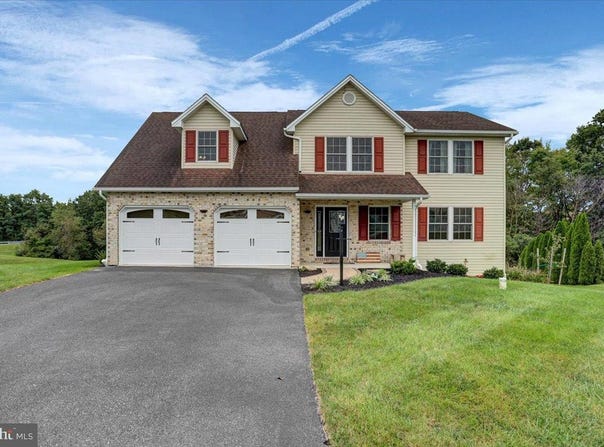 1554 LORRAINE Lane, CHAMBERSBURG, PA 17202