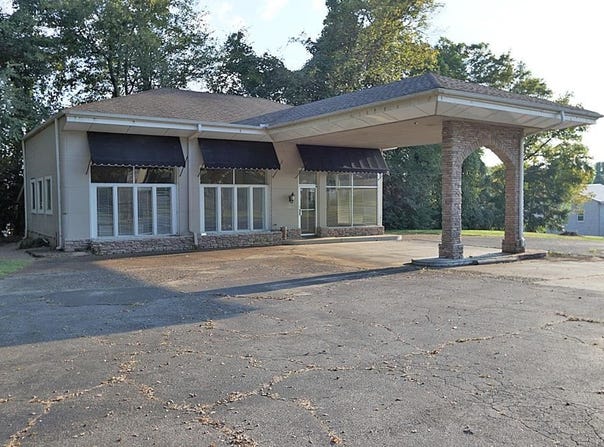300 E 6th St, Tuscumbia, AL 35674