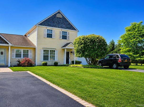 6 Dove Path, Coram, NY 11727