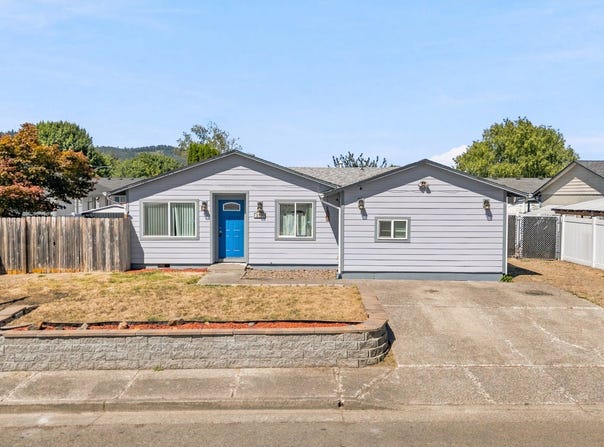 2790 S 9TH St, Lebanon, OR 97355