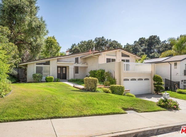 22840 Sparrowdell Dr, Calabasas, CA 91302
