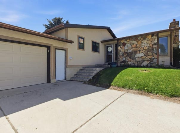 222 E VALLEY Dr, Preston, ID 83263