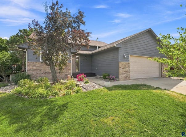 6216 S Mogen Ave, Sioux Falls, SD 57108-5701