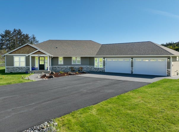 89120 ARROWHEAD Rd, Warrenton, OR 97146