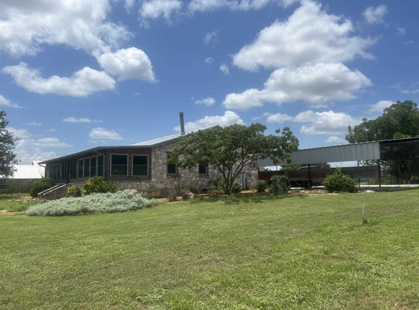 1109 Ashley Avenue, Llano, TX 78643