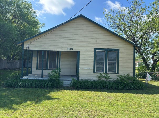 109 Harrison Avenue, Newcastle, TX 76372