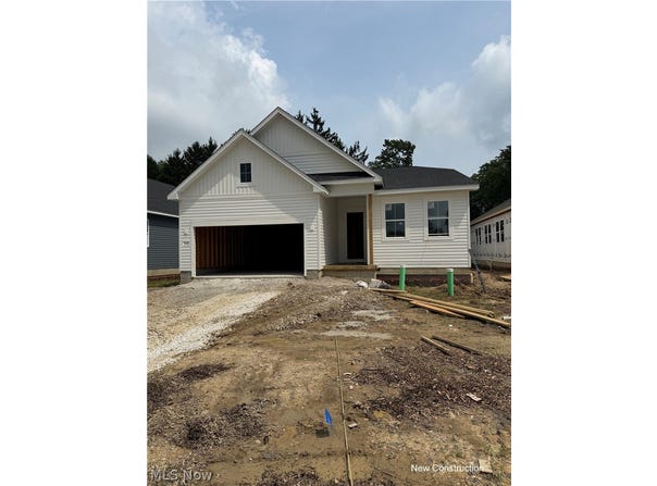 310 Delta Way, Elyria, OH 44035