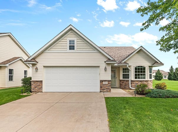 366 25th Lane SE, Cambridge, MN 55008