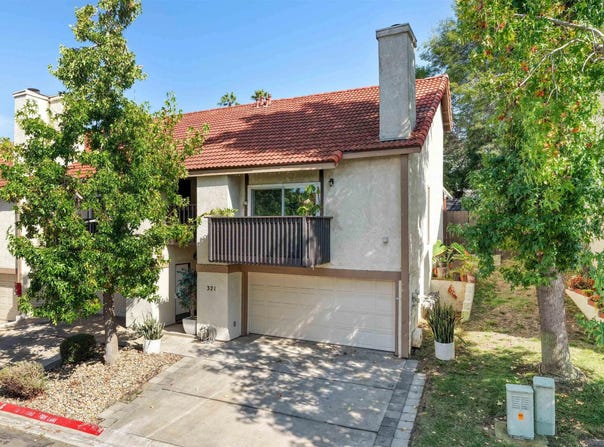 321 Windy Ln, Vista, CA 92083