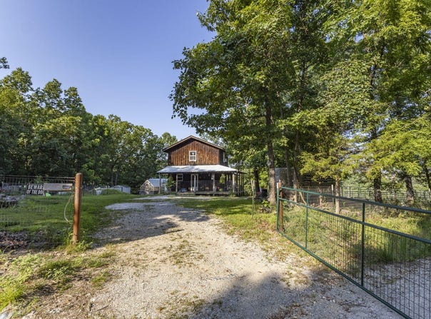 3191 State Hwy Dd, Pvt Dr B, Ava, MO 65608