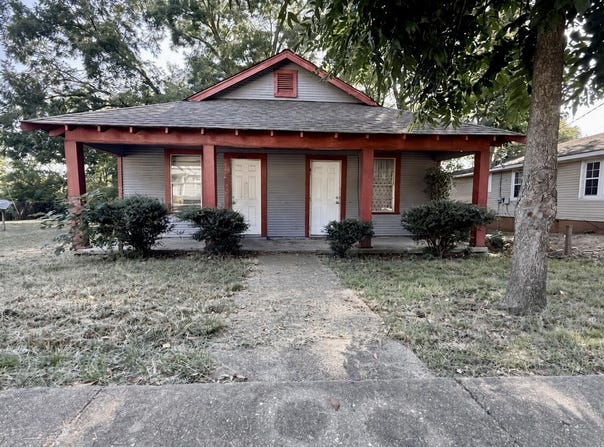 438/440 N Spring St, Tupelo, MS 38804