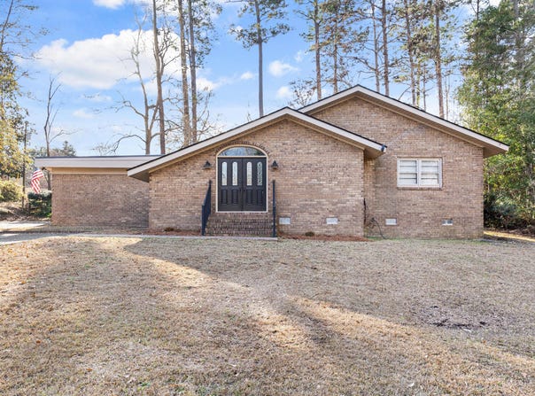 204 Brook Drive, Saint Matthews, SC 29135
