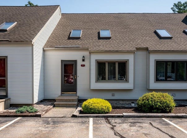 202 Route 27, Raymond, NH 03077