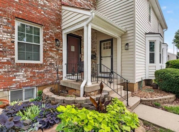 6811 N Askew Circle, Gladstone, MO 64119