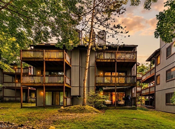 2163 Pinebrook Trail, Cuyahoga Falls, OH 44223