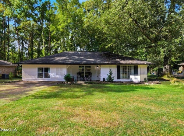 123 Woodgate Drive, Brandon, MS 39042