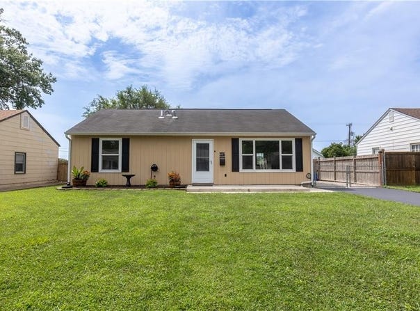 607 NE 66th Terrace, Gladstone, MO 64118