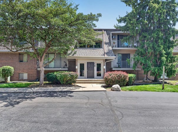 138 E Bailey Road, Naperville, IL 60565