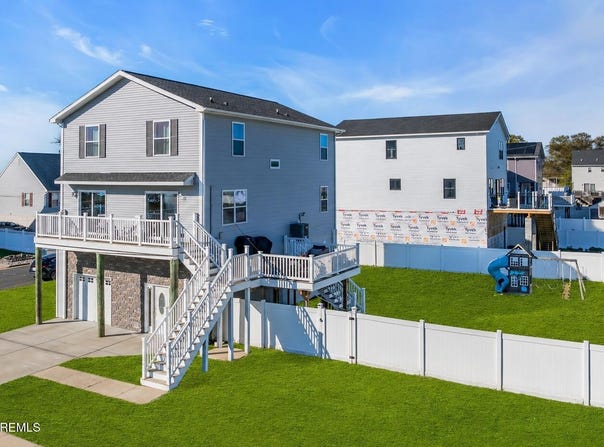 607 Bay Avenue, Union Beach, NJ 07735