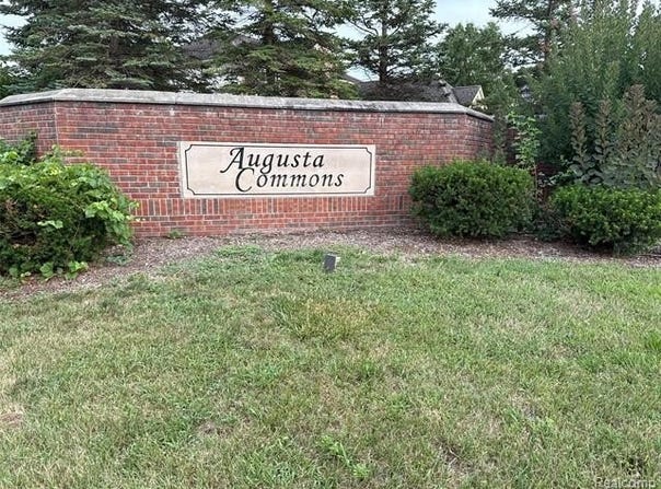 10185 Sherman Circle, Augusta Twp, MI 48191