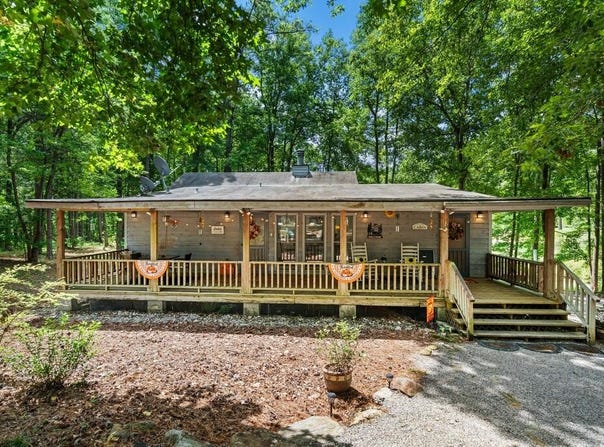 145 Stillwaters Lane, Hamilton, GA 31811
