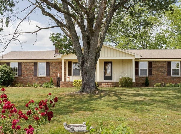 525 Alabama St, Killen, AL 35645