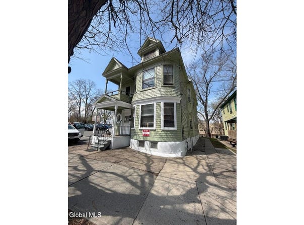 318 Georgetta Dix, Schenectady, NY 12307
