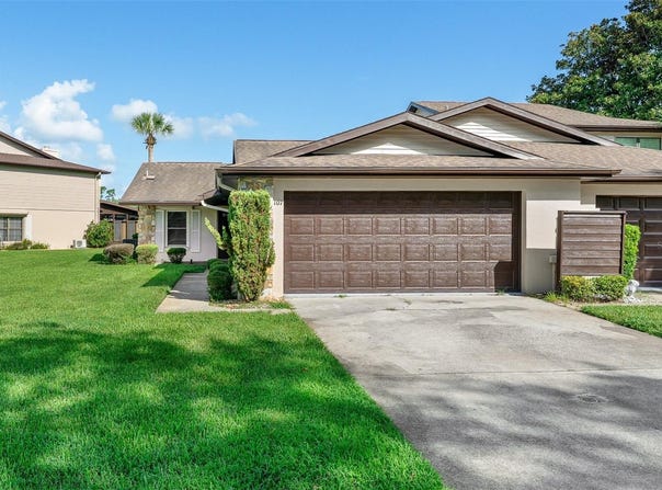 107 DEER LAKE Circle, ORMOND BEACH, FL 32174