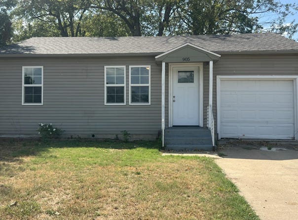 905 S Griffith Avenue, Aurora, MO 65605