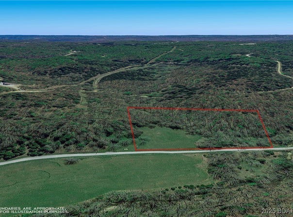 Neuharth Circle lot: #3892, Edwards, MO 65326