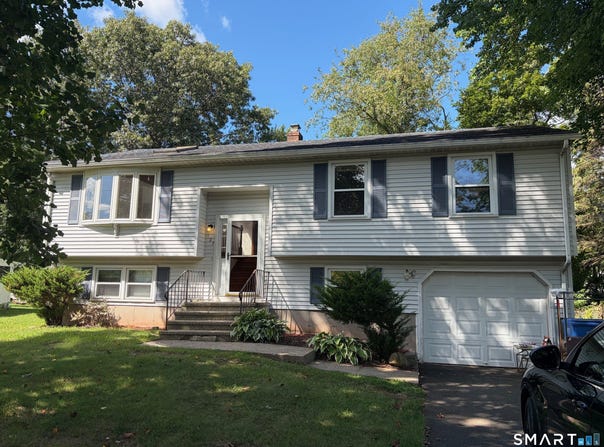 107 Tanglewood Drive, Hamden, CT 06518