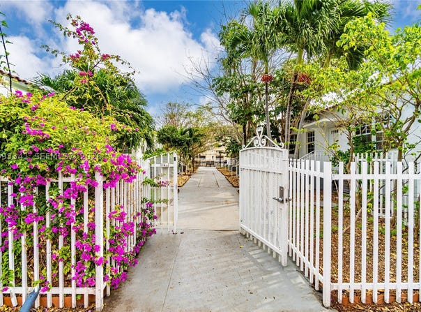 8335 E Crespi Blvd, Miami Beach, FL 33141