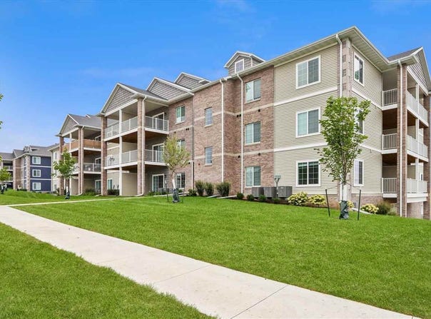 2875 Spring Rose Circle, Coralville, IA 52241