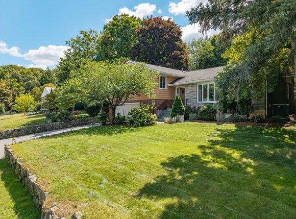 184 Concord Ave, Lexington, MA 02421