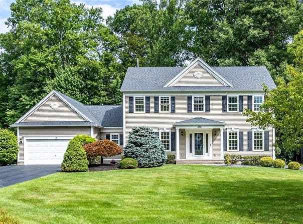 478 Sandystone Circle, Webster, NY 14580