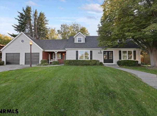 2445 VALENCIA DR, Gering, NE 69341