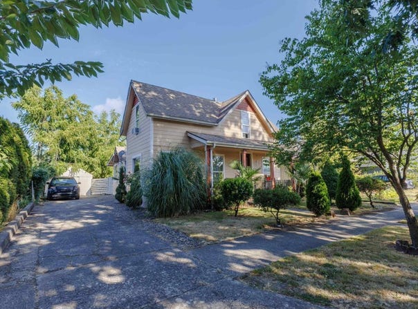 1329 BAKER St, Salem, OR 97301