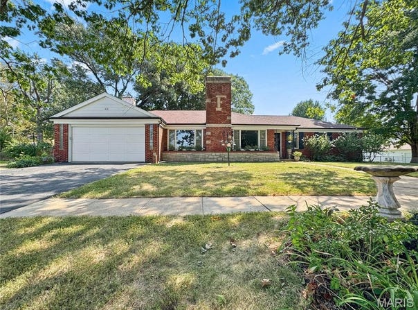 408 N Moore Street, Waterloo, IL 62298