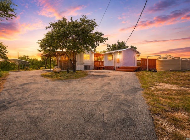 2362 Timbercreek Rd, Pipe Creek, TX 78063-5525