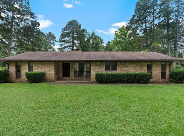 750 Pine Terrace, Center, TX 75935