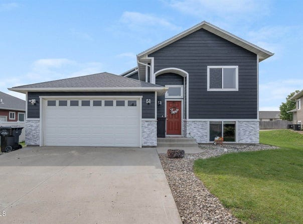2113 23rd Street West, Williston, ND 58801