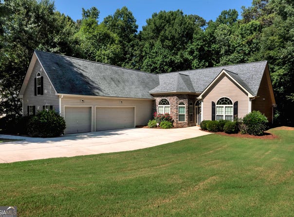 222 Jefferson Walk Circle, Jefferson, GA 30549